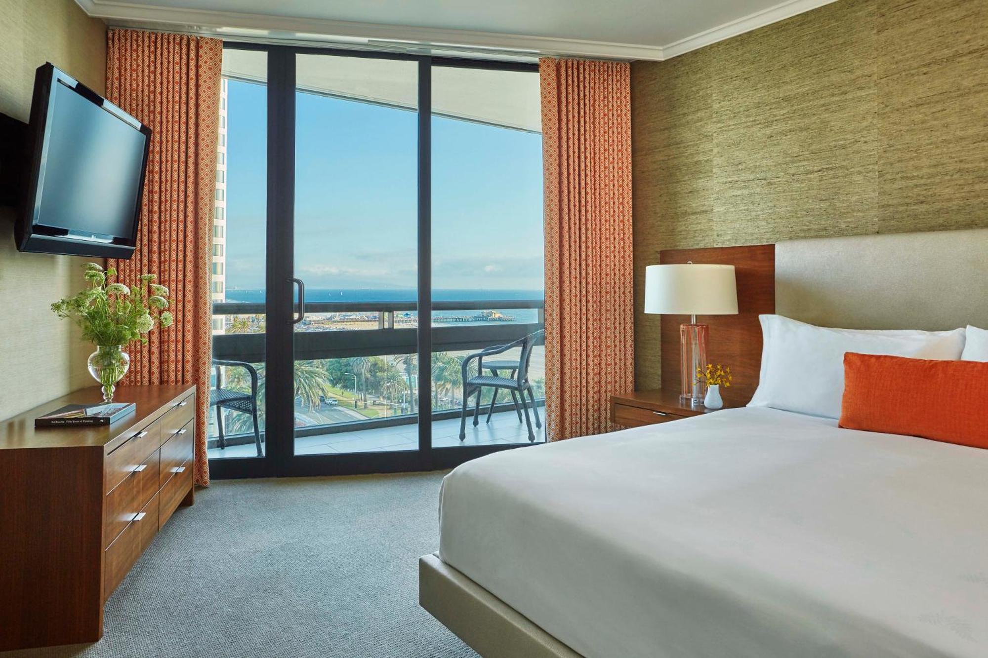 Fairmont Miramar Hotel & Bungalows Los Angeles Room photo